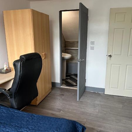 Budget Double En-Suite Bedroom Шефилд Экстерьер фото